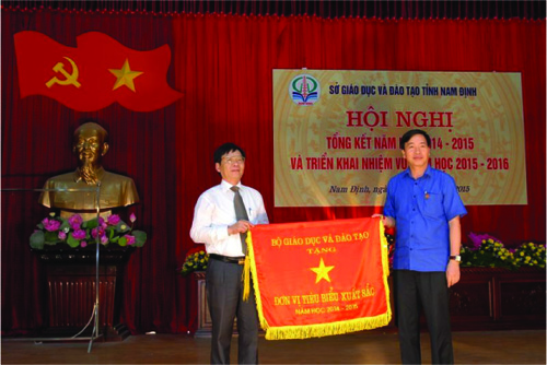 Lá cờ đầu của ngành giáo dục toàn quốc